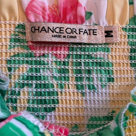 Chance Or Fate Woman’s Medium Tropical Print Smocked Ruffled Ruched Top - Picture 8 of 8